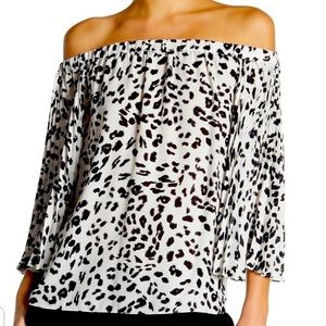 Vince Camuto off the shoulder leopard top